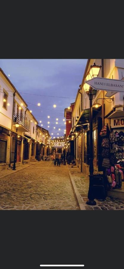 Tradicional Bazaar Home Korce Exterior foto