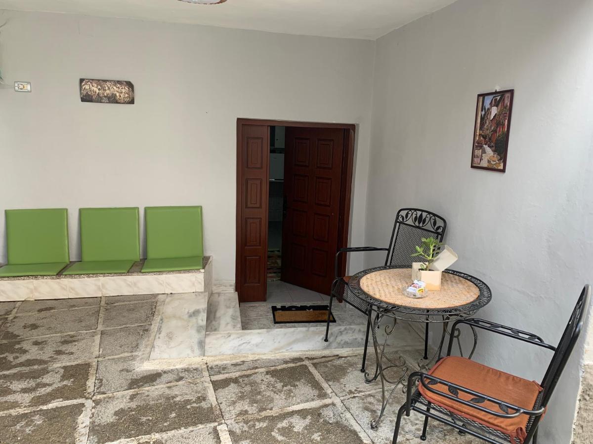 Tradicional Bazaar Home Korce Exterior foto