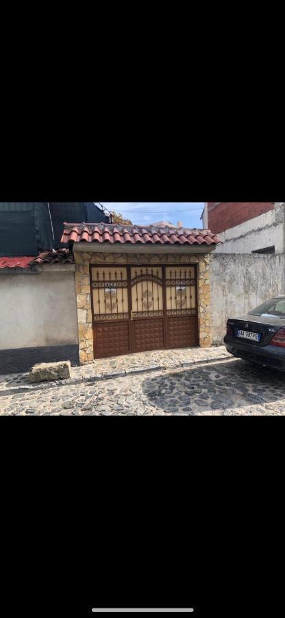 Tradicional Bazaar Home Korce Exterior foto