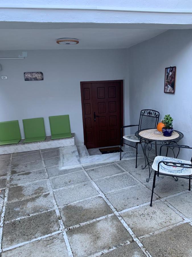 Tradicional Bazaar Home Korce Exterior foto