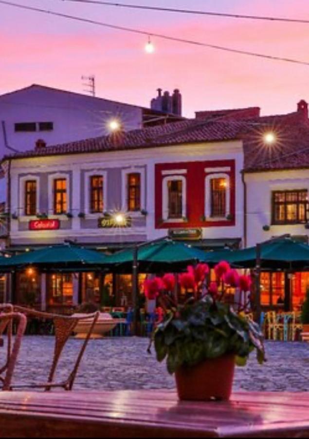 Tradicional Bazaar Home Korce Exterior foto