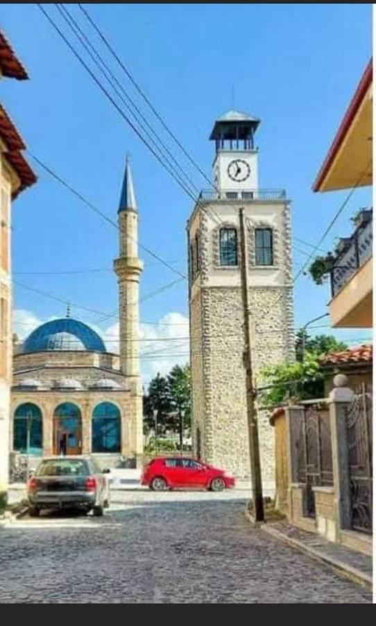 Tradicional Bazaar Home Korce Exterior foto